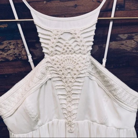 EXPRESS NWT Sleeveless White/Cream Boho Crochet Maxi Dress - Picture 3 of 3